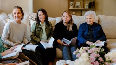 Women Spanish group