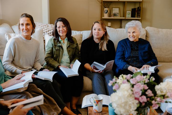 Women Spanish group