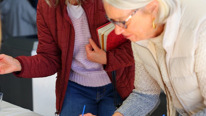 Women coloring banner