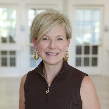 Elizabeth Middleton Updated Staff Photo